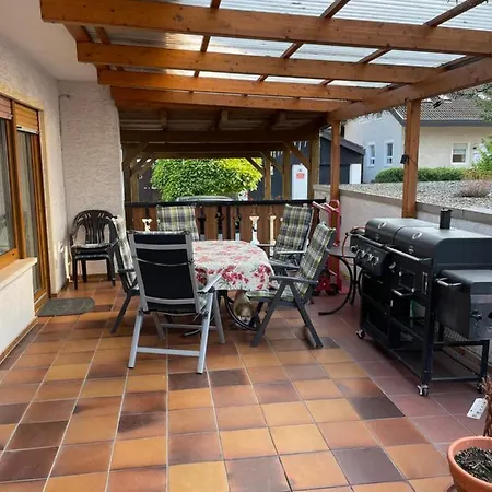 Erlenstr. 17 35410 *